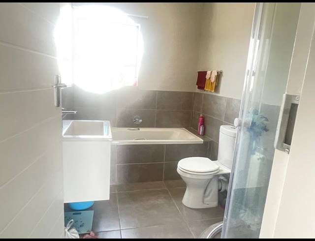 2 BEDROOM DUPLEX FOR SALE IN SINOVILLE